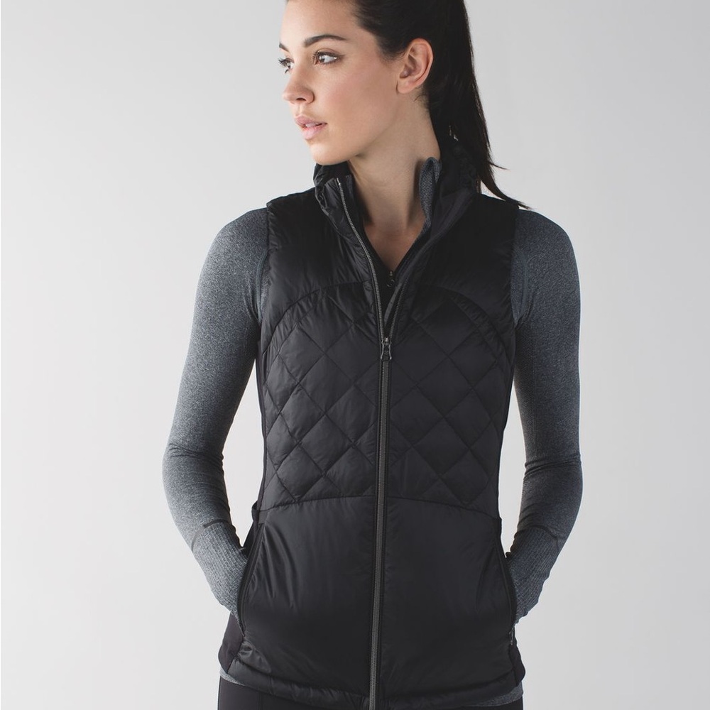 Lululemon Down For A Run Vest
Black size 8